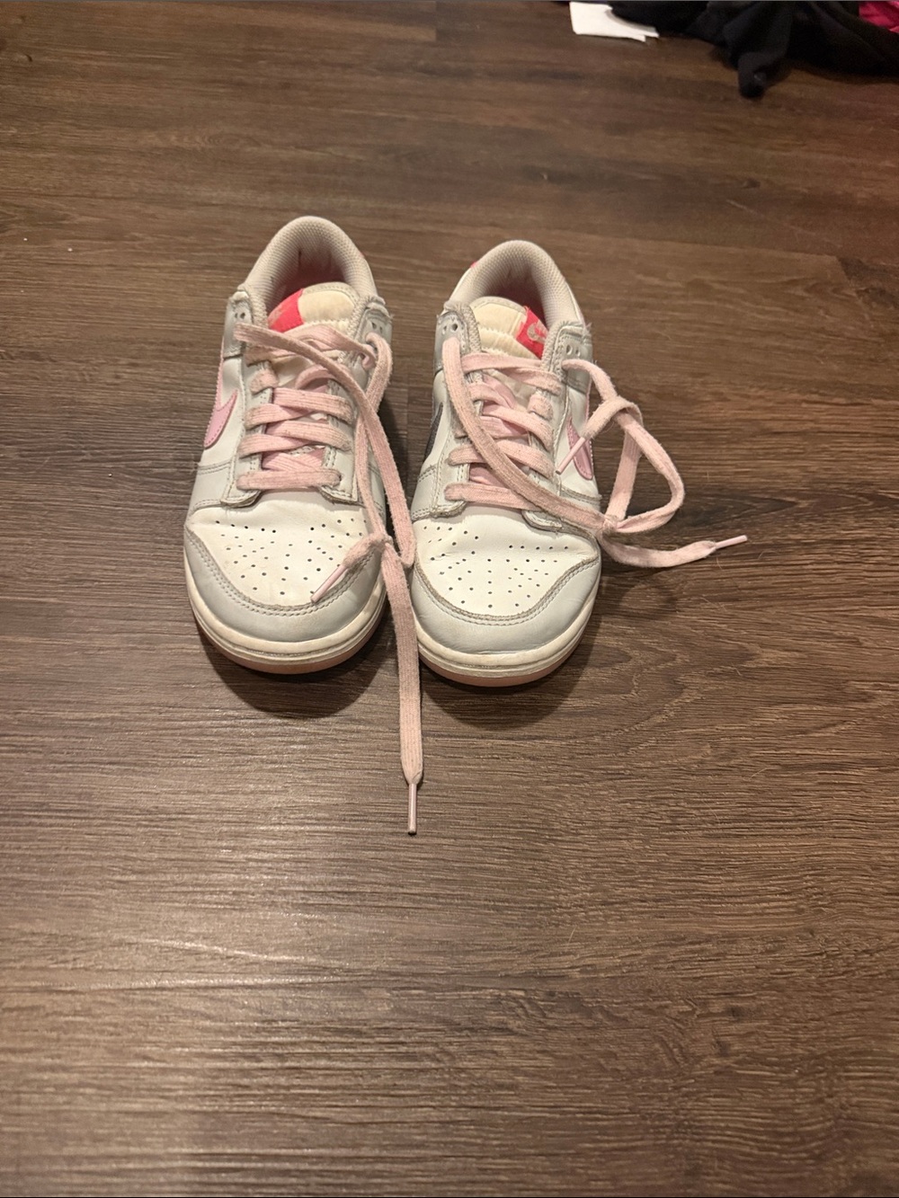 Nike Kids White and Light Pink Low-Top Sneakers